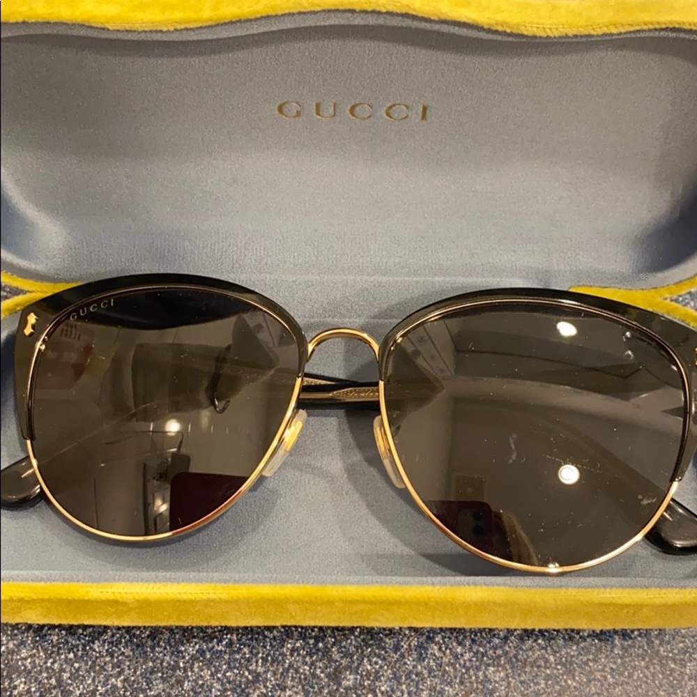 Gucci Sun glasses